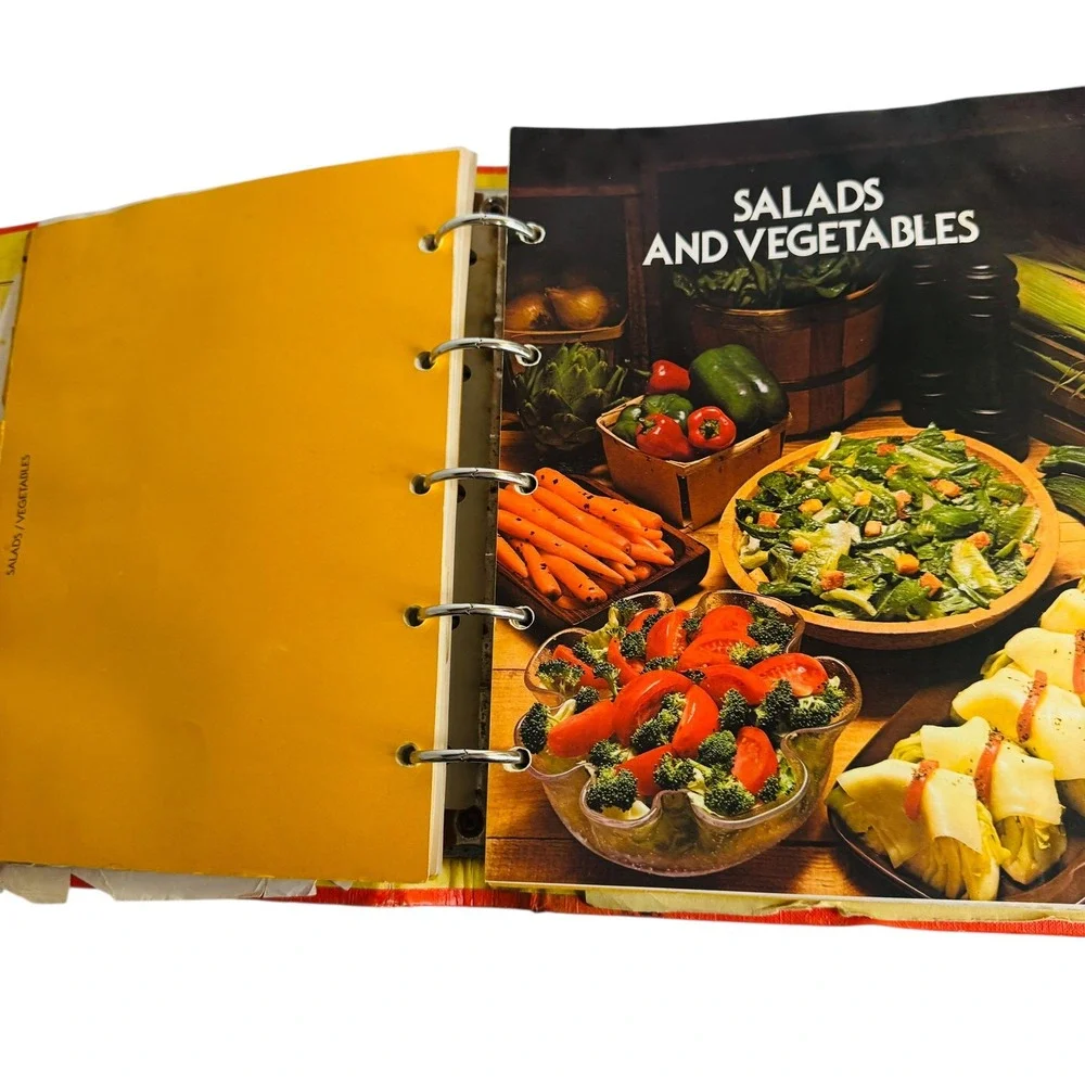 Betty Crockers Cookbook New and Revised Edition Vtg 5‎ Ring bound Recipe Book